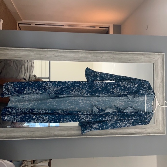 SOLD Blue Tularosa Robe Size XS from Revolve - Picture 4 of 4